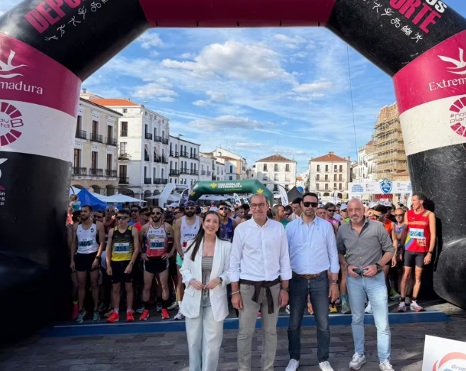 1.800 participantes recorrieron Cáceres con motivo de su media maratón