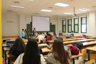 La UEx estabiliza a 232 docentes con la nueva figura de Profesorado Permanente Laboral