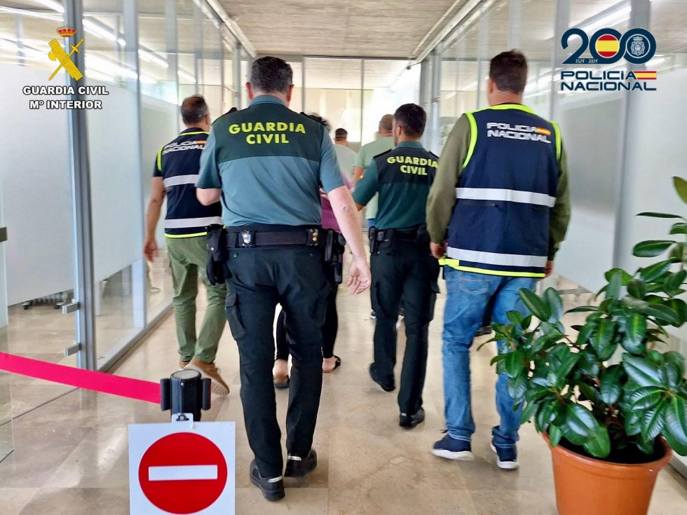 Tres detenidos por falsificar documentos para empadronar ilegalmente a extranjeros