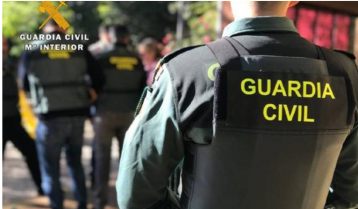Operación de la Guardia Civil: un hombre armado se atrinchera en Villanueva del Fresno