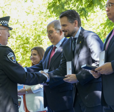Zamora guarda silencio por las víctimas del atentado de Barcelona 