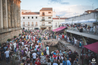 Mérida amplía dos horas el horario de la hostelería por la celebración de Emerita Lvdica