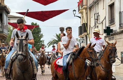 Coria abre la inscripción para el tradicional traslado de bueyes a caballo de San Juan 2026