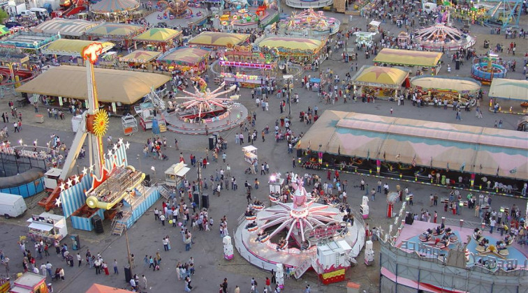 Ferias en Cáceres: medio millón de luces, nuevos accesos y autobuses especiales