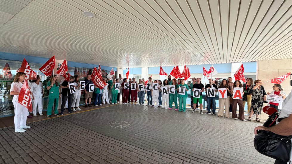 Los técnicos sanitarios protestan en hospitales de Extremadura por su reclasificación profesional