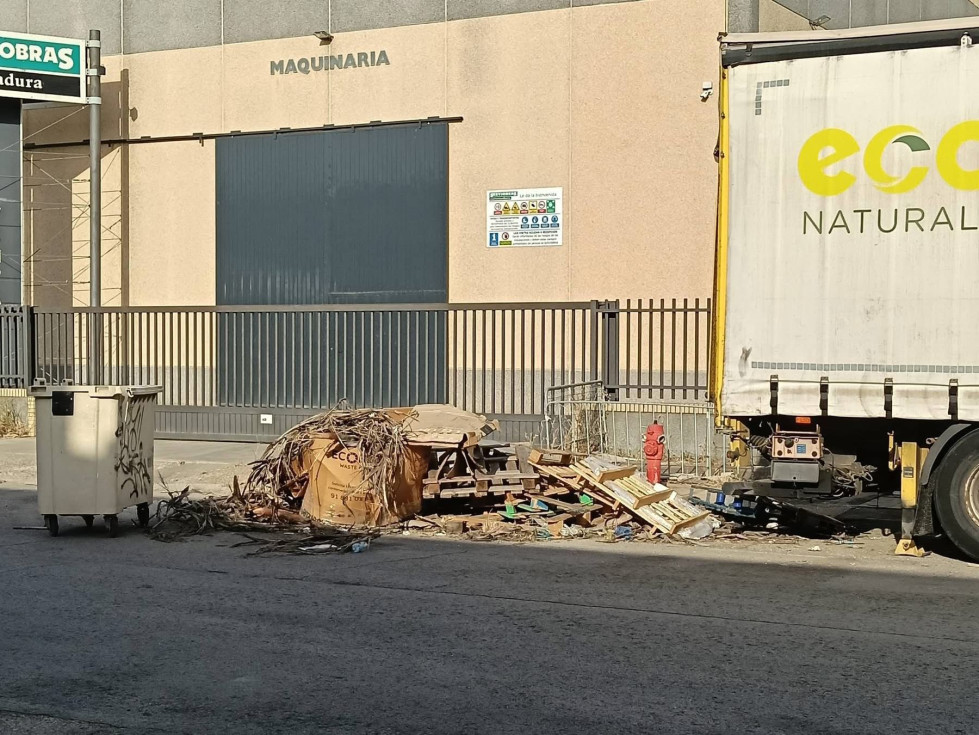 Vox Mérida propone adoptar medidas urgentes para limpiar el Polígono Industrial El Prado
