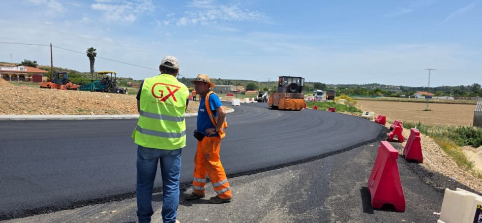 Coria avanza en la construcción de la nueva rotonda en la zona de la ITV