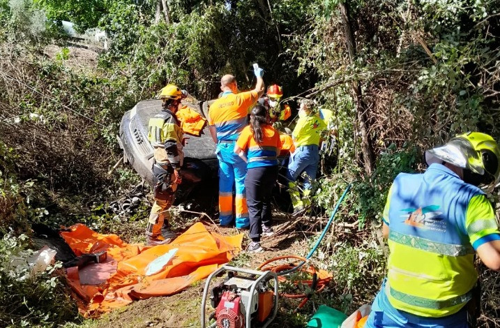Evacuado en helicóptero tras ser rescatado en un accidente en Valencia de Alcántara