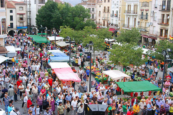 El Martes Mayor de Plasencia apuesta por la fusión entre tradición y vanguardia creativa