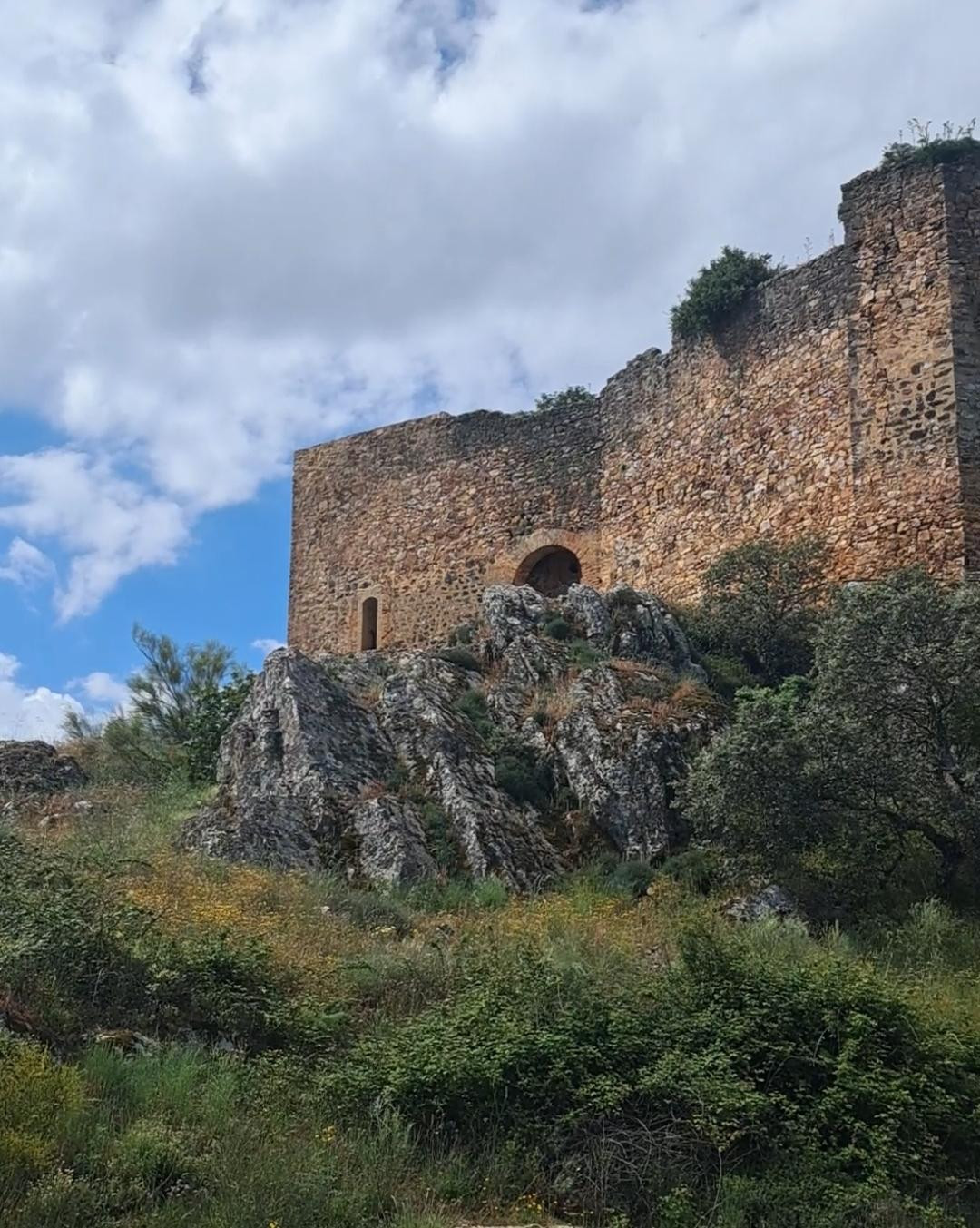 Vista desde fuera del castillo de Herrera del Duque