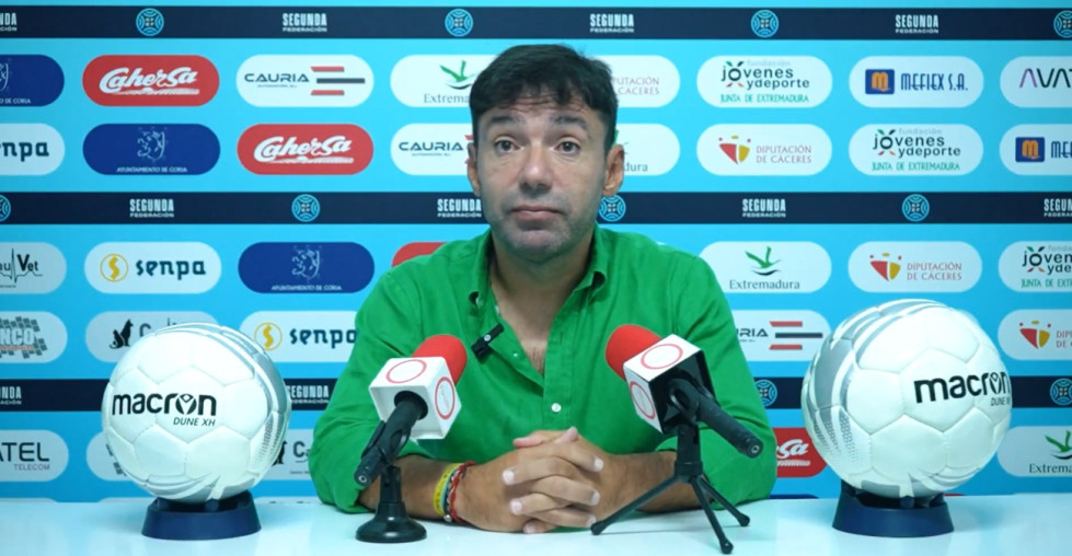 Rai Rosa, orgulloso de sus jugadores y deseoso de seguir en el banquillo del Coria