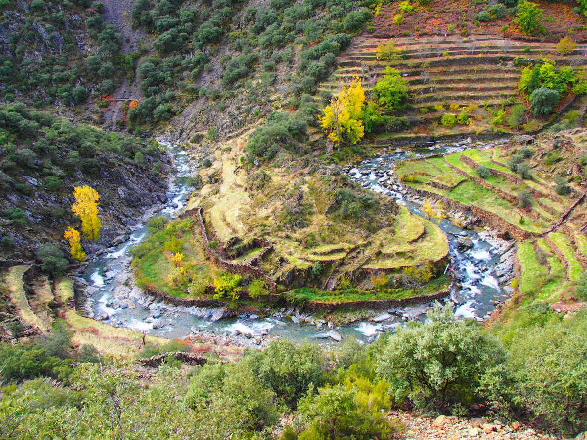 Paisajes de agua Meandro del río Malvellido (Las Hurdes) © Turismo de Extremadura
