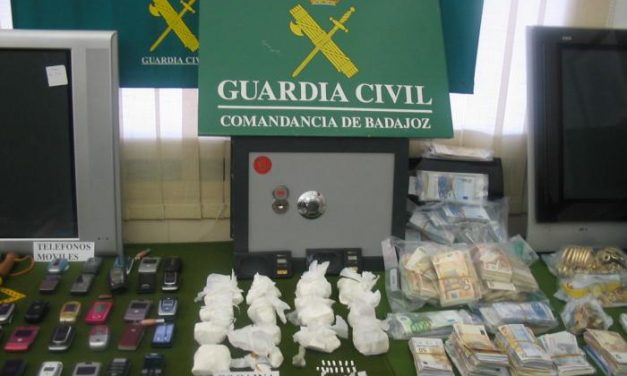 La Policía Nacional detiene a ocho personas e interviene 600 gramos de cocaína en una operación en Mérida