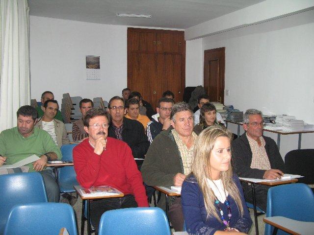 Una treintena de autonómos de Moraleja y comarca participa en una jornada informativa de la FEC