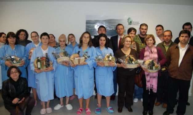 Gata-Hurdes entrega cestas de Navidad con productos naturales a niños nacidos en Plasencia esta semana