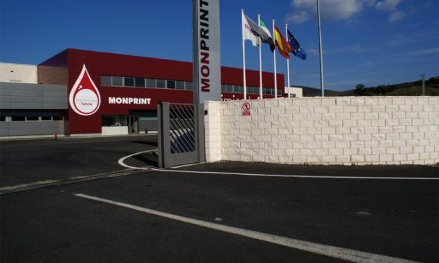 Los trabajadores de Monprint reciben de Caja de Extremadura un anticipo de los salarios pendientes
