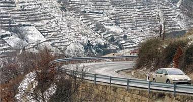 La nieve y el hielo dificultan la conducción en carreteras del norte de Cáceres y del sur de la provincia de Badajoz