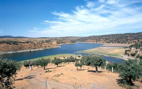 Extremadura realizará en mayo un simulacro sobre una hipotética rotura de la presa de Valdecañas
