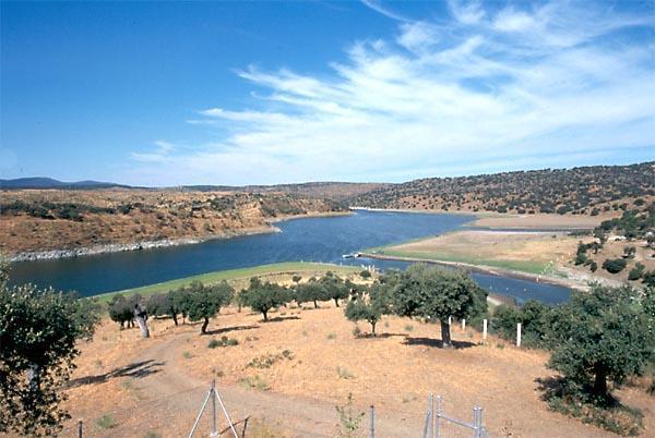Extremadura realizará en mayo un simulacro sobre una hipotética rotura de la presa de Valdecañas