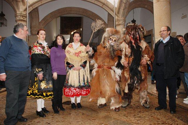 Acehúche se prepara para celebrar sus «Carantoñas» en honor a San Sebastián la próxima semana