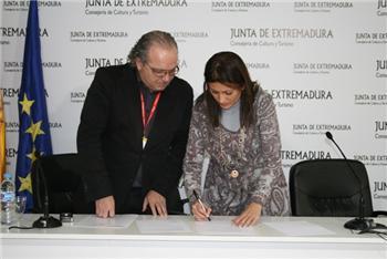 Turextremadura y el touroperador Factor Ocio firman un acuerdo de colaboración en Fitur