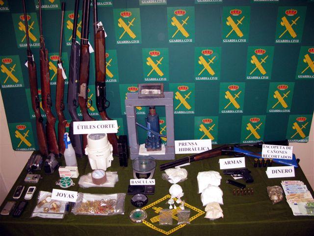 La Guardia Civil de Badajoz detuvo el año pasado a 162 personas por tráfico de drogas en la provincia