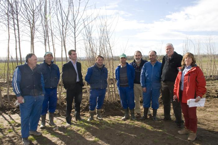 La Diputación entrega 4.000 árboles y 6.000 arbustos del vivero de la finca provincial a 73 municipios cacereños