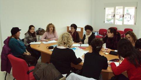 Una docena de mujeres participan en el curso de Atención Sociosanitaria a dependientes en Zarza