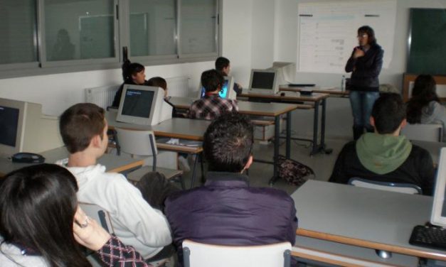 Alumnos del IES Ciudad Jardín de Badajoz conocen las redes sociales de cara al futuro profesional