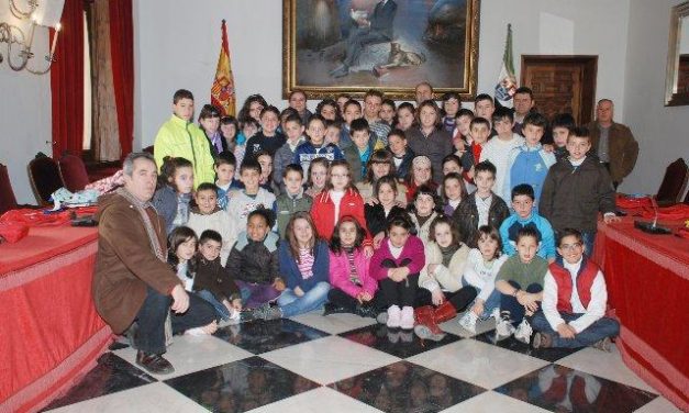 Alumnos del Colegio Público Batalla de Pavía de Torrejoncillo visitan la Diputación de Cáceres