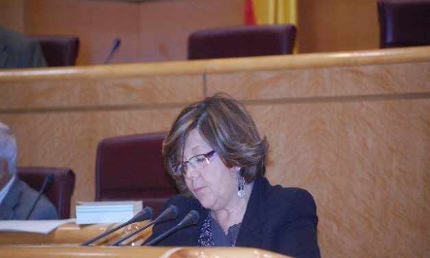La senadora por Cáceres, Rafaela Fuentes, destaca el compromiso del Gobierno con el sector del corcho