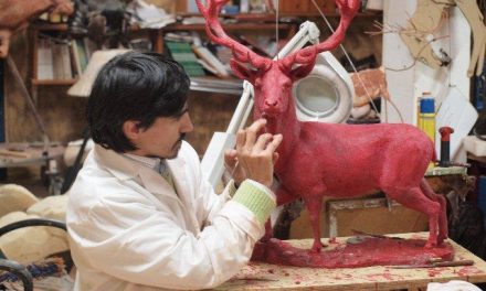 El escultor Víctor Campón prepara una obra alegórica al año internacional de la biodiversidad
