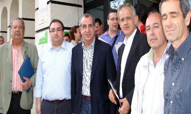 Ferreira subraya en Navalmoral que el pacto social y político marca el futuro de Extremadura