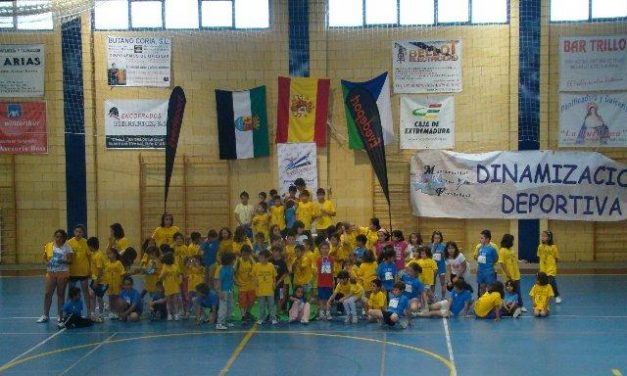 Torrejoncillo reúne a 165 niños de la localidad y de Valdencín durante la celebración del IV Cross Mini