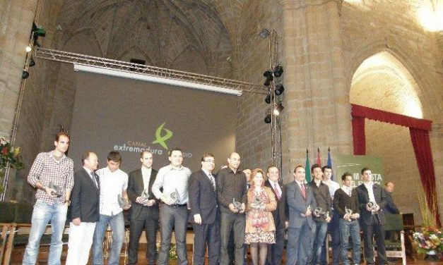 El Consorcio Cáceres 2016 participa en la entrega de premios de la III Fiesta del Fútbol Extremeño