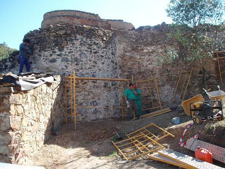 El Ayuntamiento de Aliseda inicia los trabajos de rehabilitación de tres fuentes y un molino antiguo