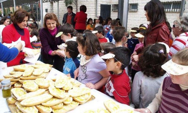 Unos 7.000 alumnos han participado en los desayunos con aceite de la cooperativa La Milagrosa de Monterrubio
