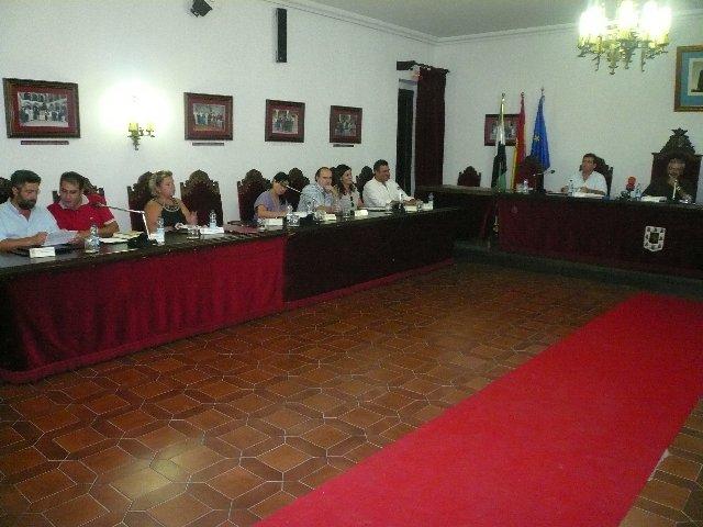 El Ayuntamiento de Coria baja el sueldo un 6% a los miembros de la corporación para reducir el déficit público