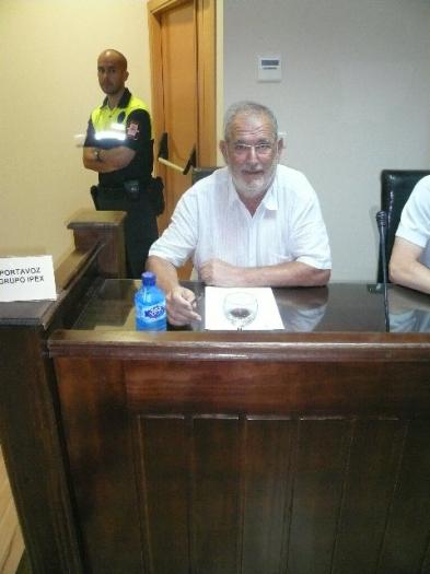 Jaime Vilella continúa siendo concejal en el Ayuntamiento de Moraleja tras un pleno de confrontaciones ideológicas