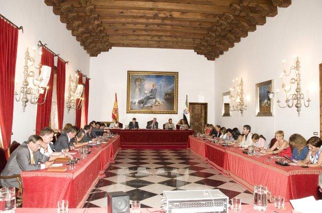 La Diputación de Cáceres aprueba en Pleno más de 6,8 millones de euros destinados a los ayuntamientos