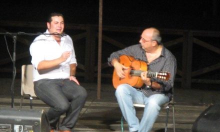 El cantaor flamenco Pedro Miguel reunió a 200 personas en su actuación en La Alameda de Moraleja