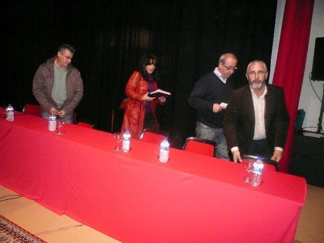 Teresa Roca y Felipe Mayoral presentan una querella contra Manzano, secretario general del PP extremeño