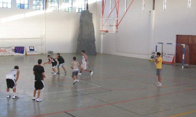 El Campus de Baloncesto 2010 de Moraleja congrega a 30 participantes de entre 5 y 17 años de edad