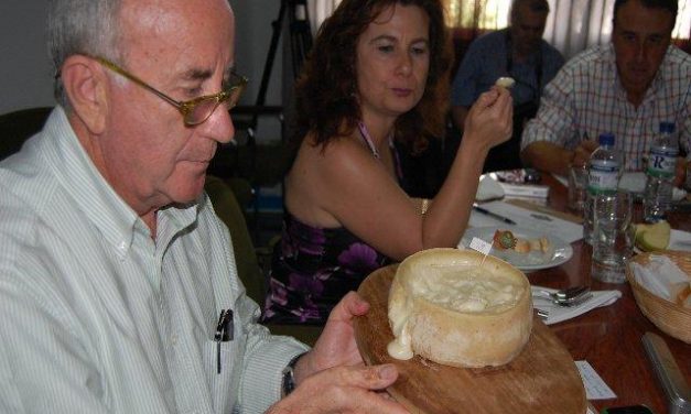 Un queso «Parada Real», de Diego Morillo, gana la cata concurso de la mejor torta de la Serena de 2010