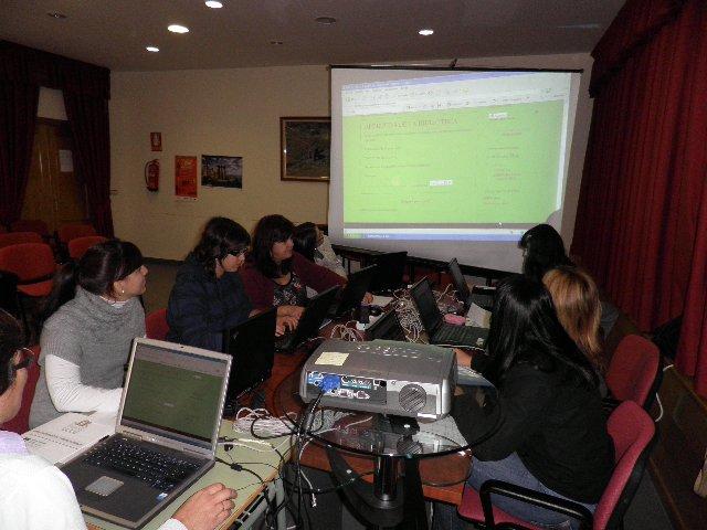Trasierra imparte talleres sobre informática y redes sociales a través del programa «Pueblos»