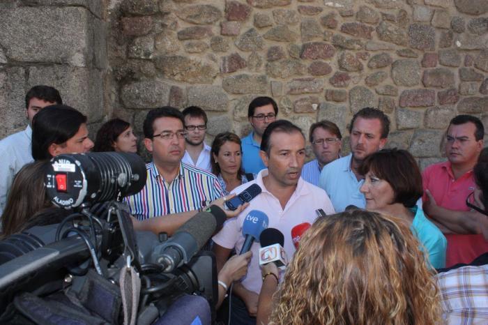 El PP expulsa del partido a su concejal de Ceclavín por apoyar a un «alcalde condenado»
