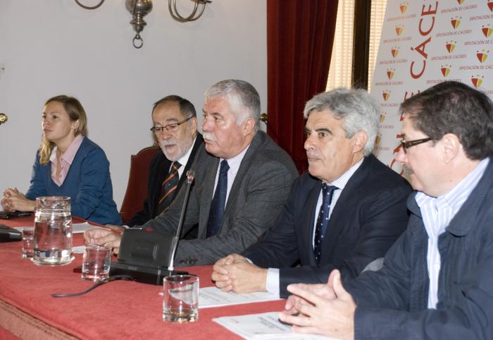 La Diputación destina 83.000 euros para las Ligas Provinciales de Baloncesto y Fútbol Sala 2010/11