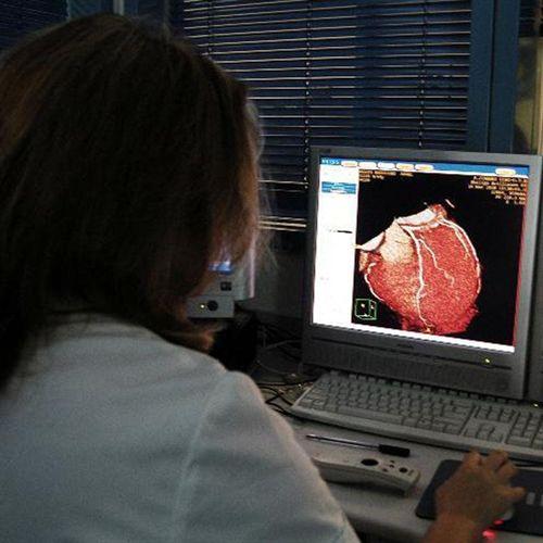 Sanidad anima a los médicos de urgencias a mejorar su formación en arritmias cardiacas para salvar vidas
