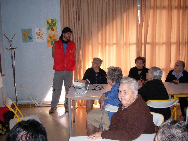 Cruz Roja Española en Cáceres forma a personas mayores de 65 años en Educación Ambiental