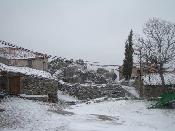 Municipios de Sierra de Gata reciben los primeros copos de nieve del otoño sin que haya problemas en las carreteras